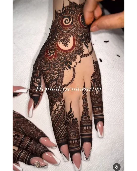 Creeper Trail Effect On Back Hand Mehndi Design Creeper Trail Effect On Back Hand Mehndi Design